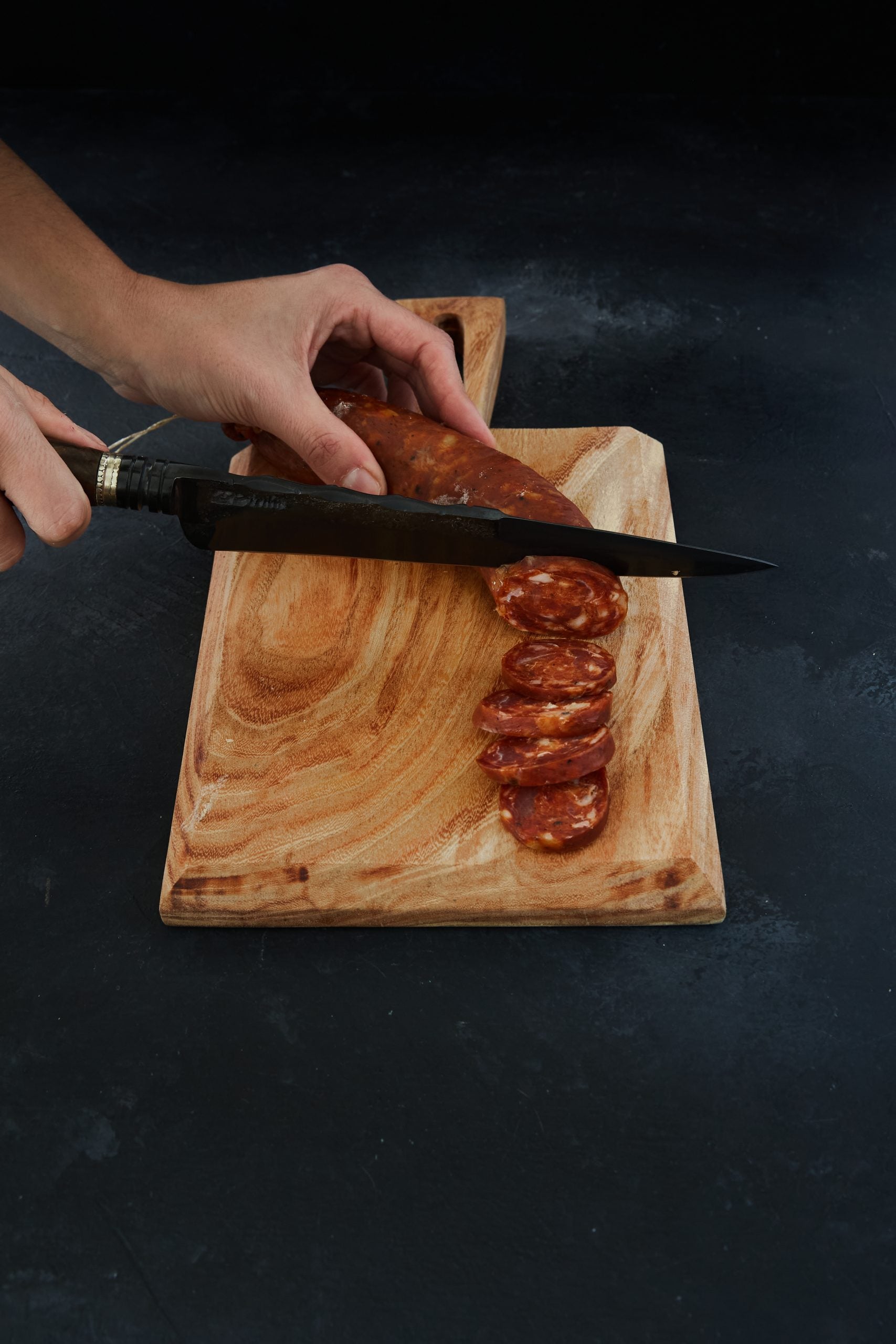 Cuchillo Gaucho Torneado 20cm, acero al carbono, mango de madera