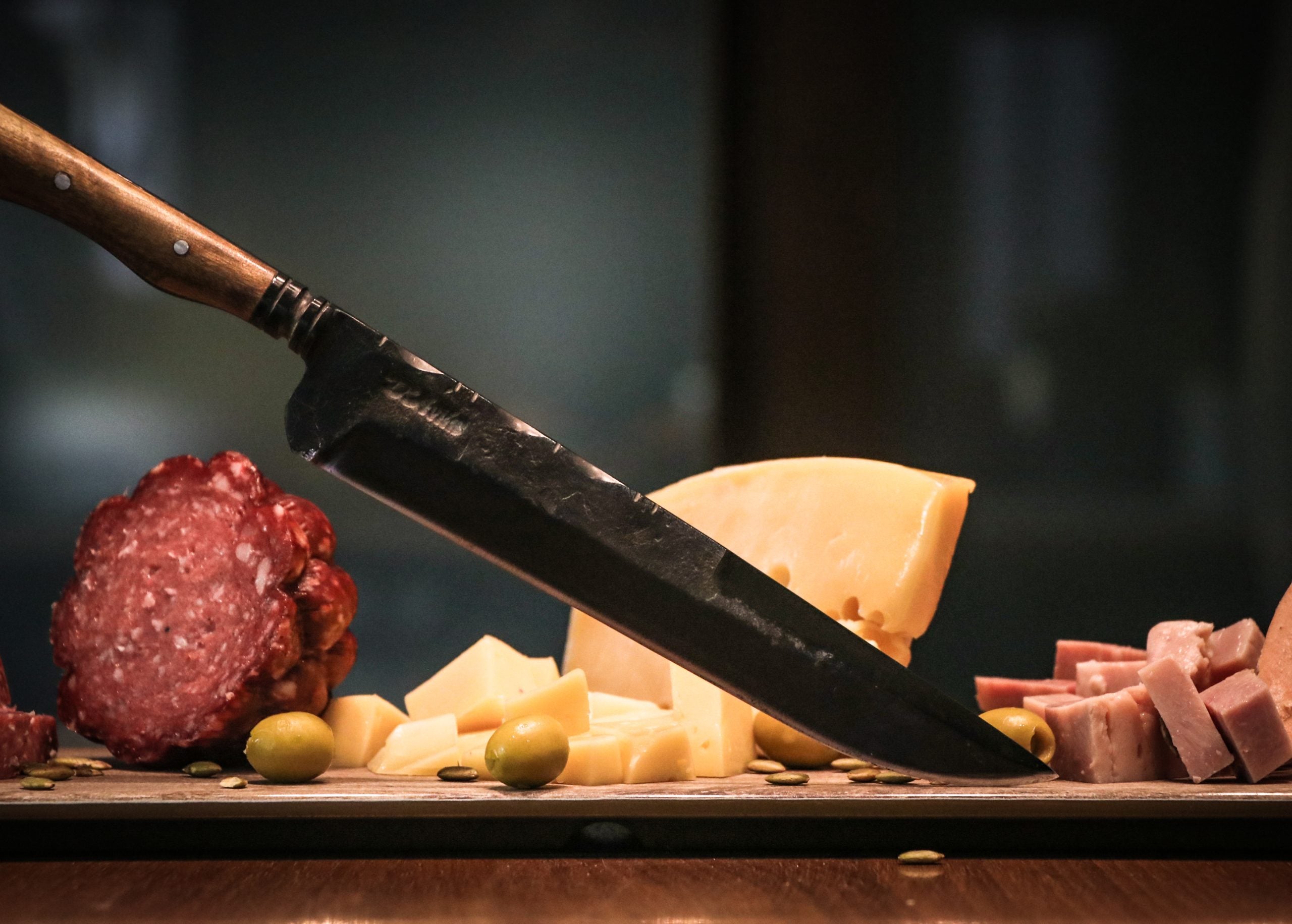 Cuchillo Gaúcha D'Avila de 20cm en acero al carbono