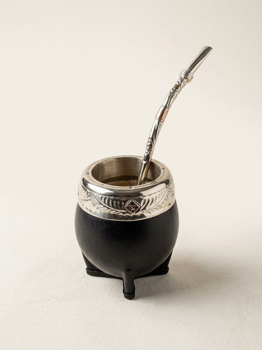 Mate de plata y oro forrado en cuero