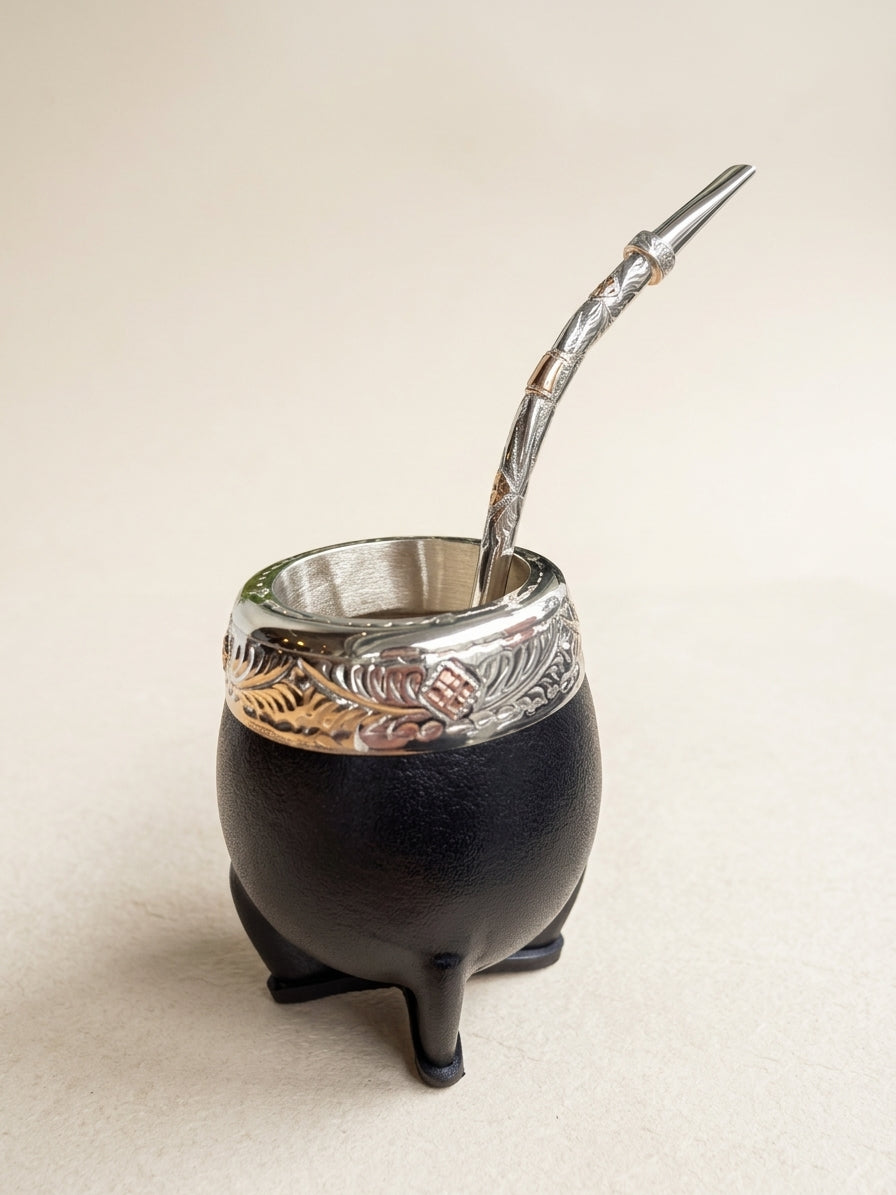 Mate de plata y oro forrado en cuero
